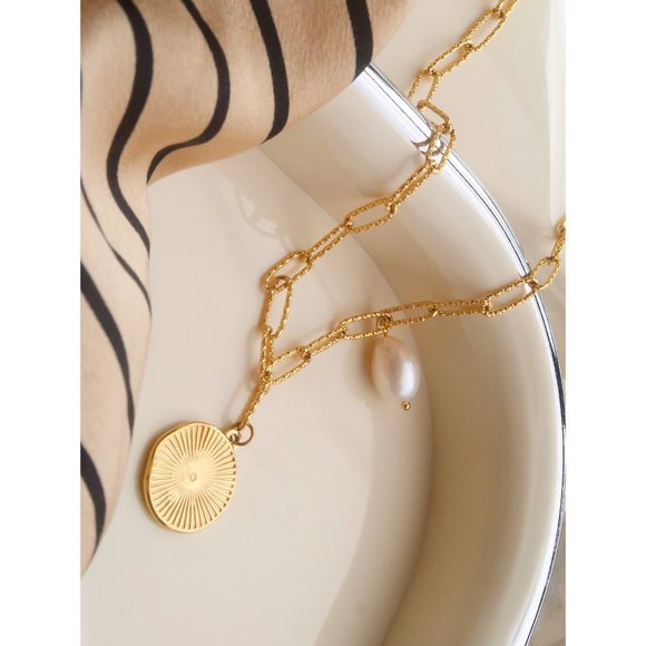 NEW 18K Gold Plated Coin Freshwater Pearl Necklace - Picture 5 of 10